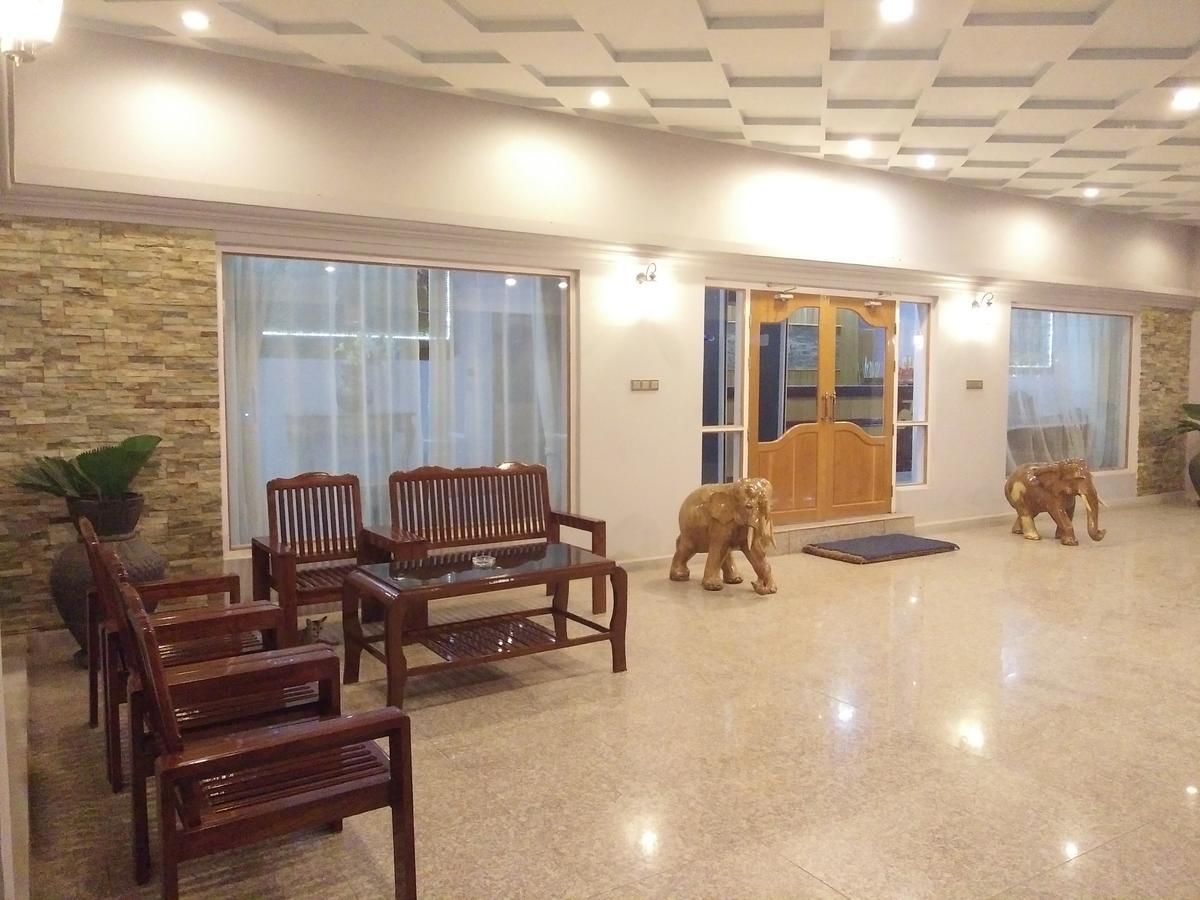Hotel Juno Pakokku Екстериор снимка